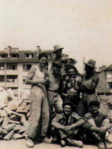 Lussemburgo, 1957 - si riconoscono Giovanni De Cillia “Moi”, Giuseppe Plazzotta, Aldo Colledani, Aldo Bellina.