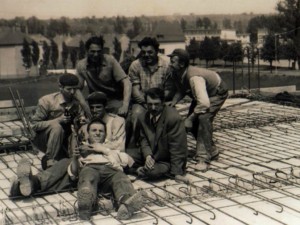 Lussemburgo - emigranti su un cantiere di lavoro: Lorenzo Morocutti “Garene”, Vincenzo Englaro “Pizziniti”, Mario Moro.