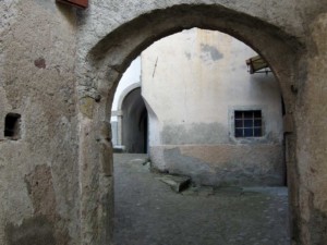 Vecchio borgo in via Naunine a Zenodis