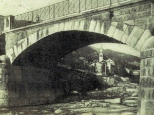 Ponte di Cec e sullo sfondo la Chiesa di S.Agnese