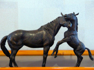 "Gioco di cavalli (maternità)" - scultura in bronzo - 1981