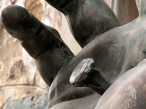 Dettaglio dell'opera "Mano di Cristo"