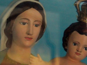 Dettaglio della statua della Madonna della Guardia