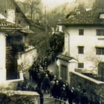 Il corteo lungo le strade di siaio