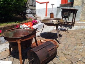 In vendita anche oggettistica antica per raffinati collezionisti