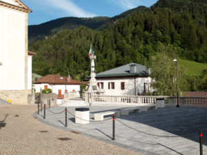 Scorcio con il monumento ai Caduti