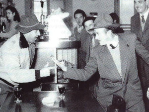 Febbraio 1956 - Due simpatici giocatori di morra al Cristofoli