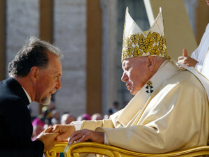 Padre Arnaldo in udienza con papa Giovanni Paolo II