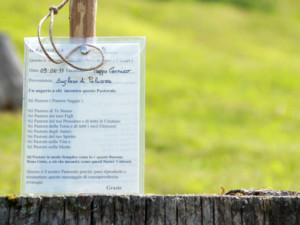 Dettaglio dell'augurio che porta con sé il Pastorale