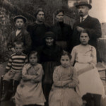 Treppo Carnico - Tutti i componenti la famiglia con la nonna paterna