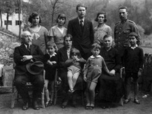 14 maggio 1933 - Foto di gruppo con figli e nipoti