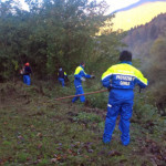 Fase di ripulitura alveo del fiume Pontaiba in entrata al paese