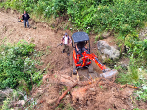 Ripristino del "Troi des Palates" dopo frana in località Suart