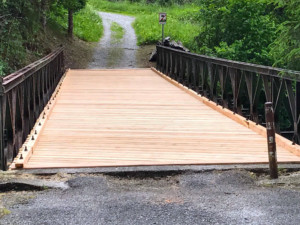 Il ponte rimesso in sicurezza grazie alla nuova pavimentazione