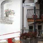 La via dedicata all'artista nella natia Zenodis