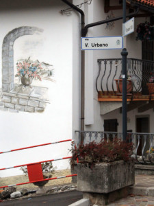 La via dedicata all'artista nella natia Zenodis