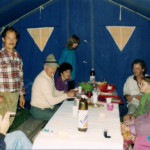 Nonostante le fatiche delle camminate, le serate in tenda erano sempre allegre e spensierate.