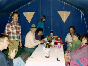 Nonostante le fatiche delle camminate, le serate in tenda erano sempre allegre e spensierate.