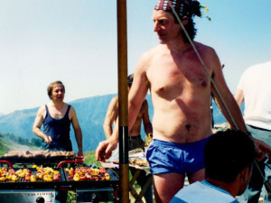 Sempre fornitissima la cucina da campo.