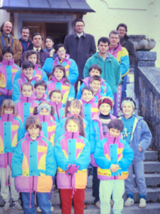 Foto di gruppo davanti alla Chiesa di Ligosullo