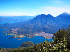 Panorama su Santiago e gli altri vulcani limitrofi