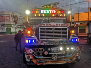 Il mezzo usato per il viaggio in Messico. Un ex scuolabus americano.