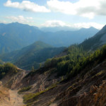 Uno dei numerosi ghiaioni presenti lungo il percorso.