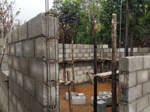 Lavori in corso per le nuove case.