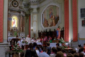 La festa inizia con la celebrazione della S. Messa