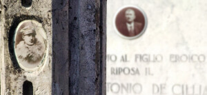 Dettaglio della tomba di famiglia a Treppo Carnico